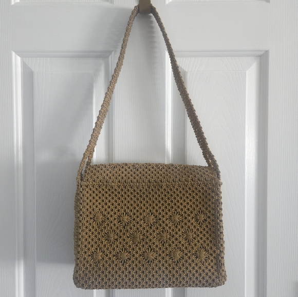 Vintage Envelope Crochet Shoulder Bag With Brass Turnlock Closure - Picture 3 of 8